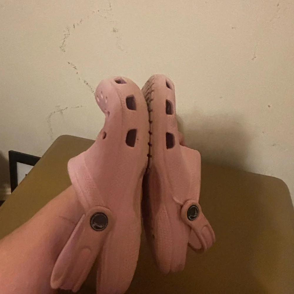 CROCS Light Pink Sandals 4/5